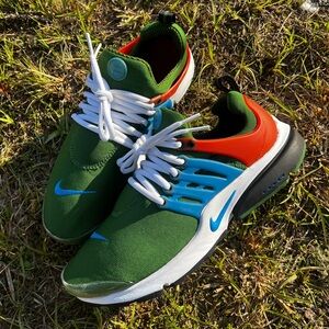 CLEAN Nike size 11.5 Womens Air Presto Forest Green shoes